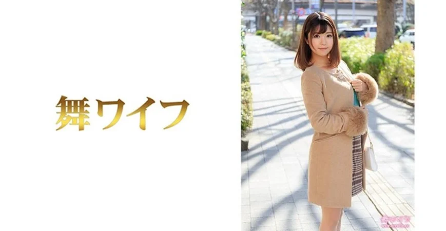 御女时尚范极品美女和社会上认识的炮友一起酒店啪啪,床上各种姿势干逼后又到卫生间边洗澡边干,最后还射颜.国语!